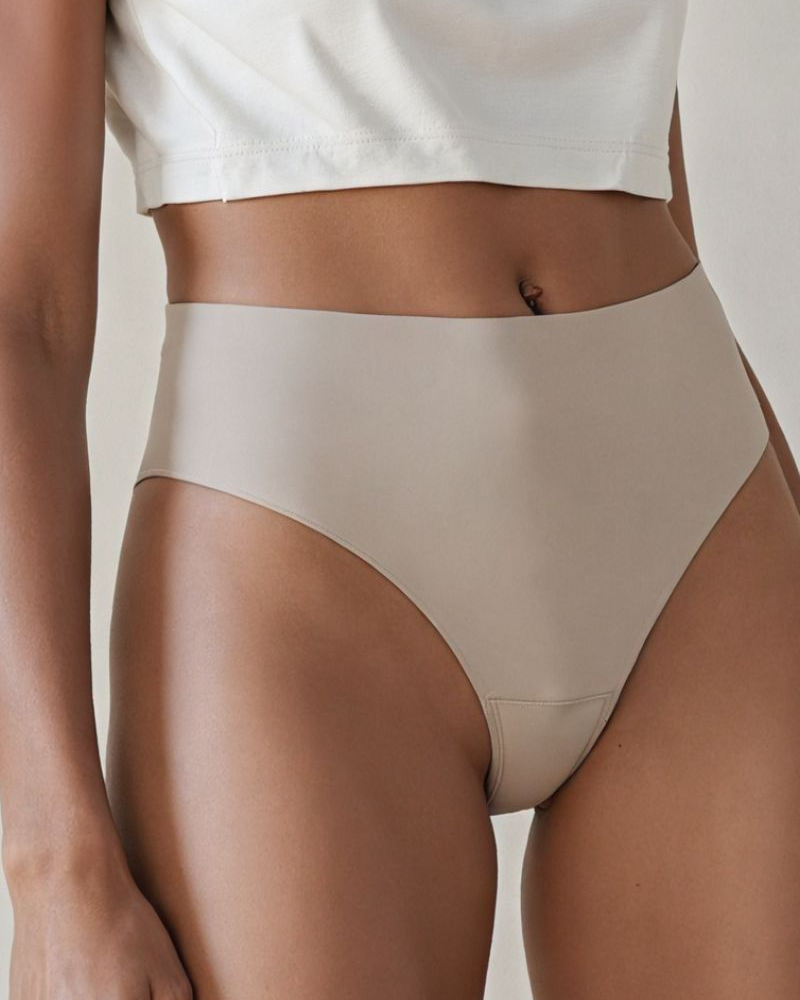 Seamless Camel Toe Thong